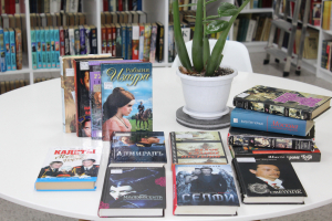 Выставка экранизированных книг «В мир кино через книгу»